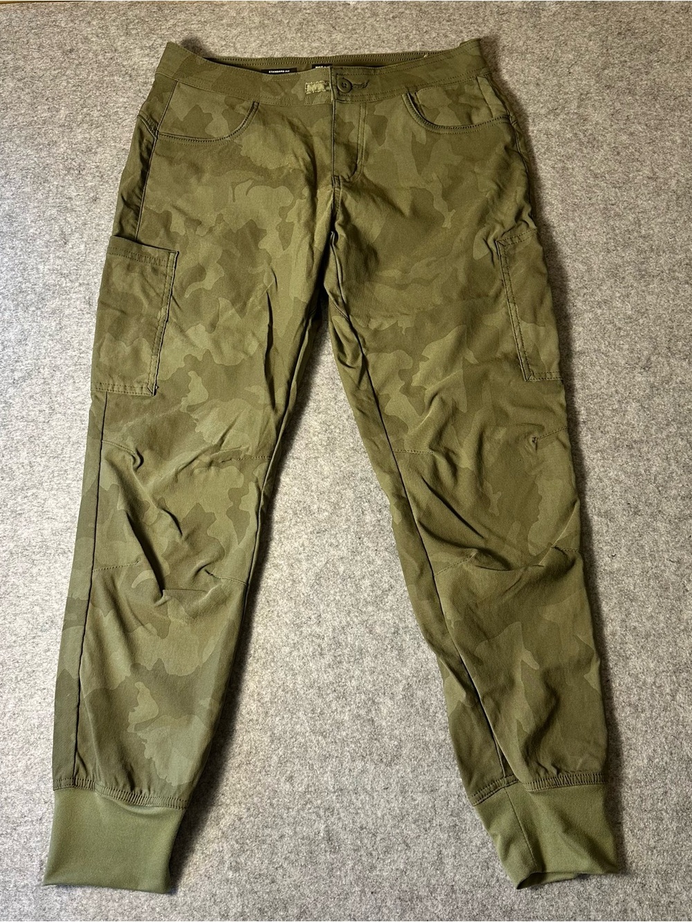 prAna Pants Women’s Sz 4 R Green Camo Halle Jogger II Casual Performance Stretch